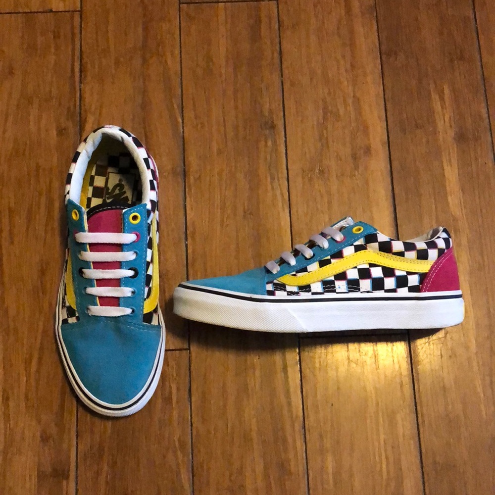 VANS - Picture 3 of 5
